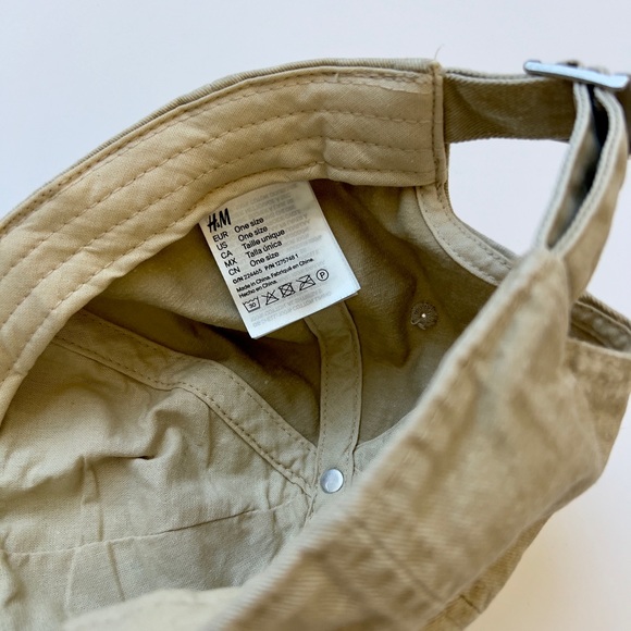 H&M Beige Casual Cap - Picture 3 of 3